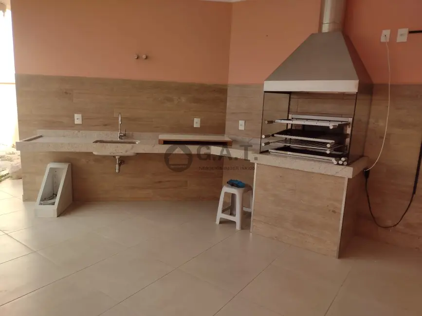 Casa de Condomínio com 3 quartos para alugar, 215m2 em Aparecidinha, Sorocaba - SP - imagem 8 Foto 8 de Casa de Condomínio com 3 quartos para alugar, 215m2 em Aparecidinha, Sorocaba - SP