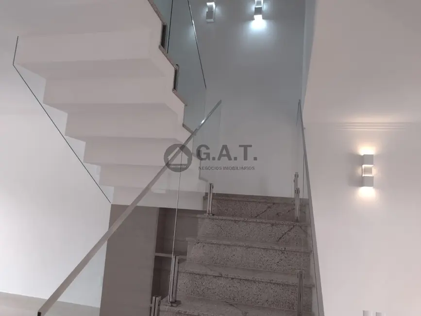 Casa de Condomínio com 3 quartos para alugar, 215m2 em Aparecidinha, Sorocaba - SP - imagem 3 Foto 3 de Casa de Condomínio com 3 quartos para alugar, 215m2 em Aparecidinha, Sorocaba - SP