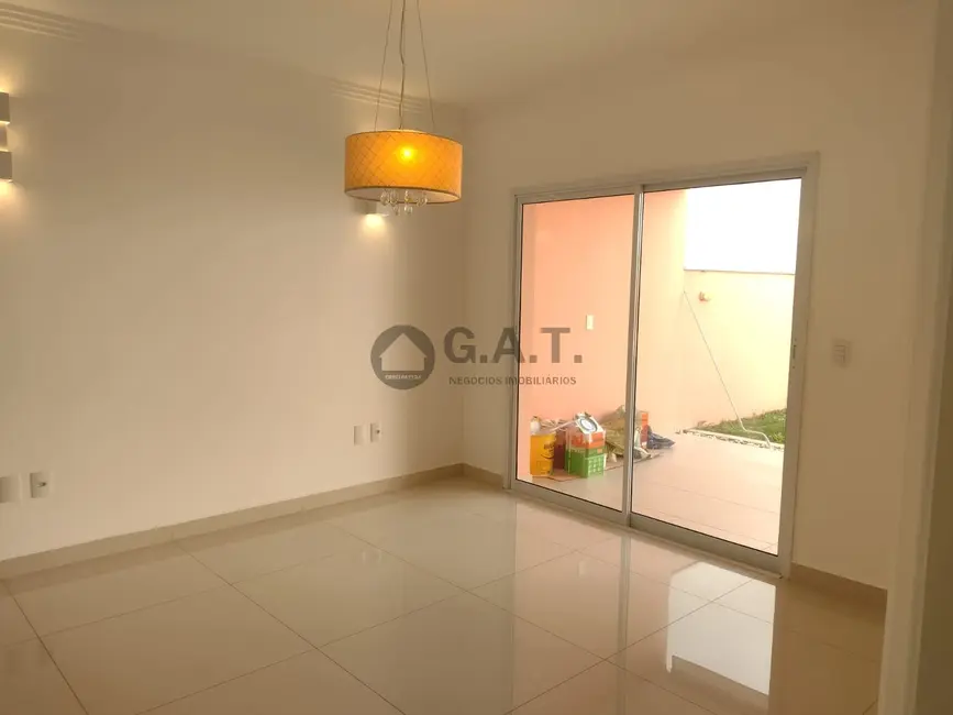 Casa de Condomínio com 3 quartos para alugar, 215m2 em Aparecidinha, Sorocaba - SP - imagem 6 Foto 6 de Casa de Condomínio com 3 quartos para alugar, 215m2 em Aparecidinha, Sorocaba - SP