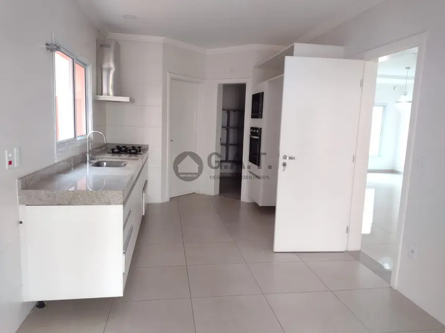 Casa de Condomínio com 3 quartos para alugar, 215m2 em Aparecidinha, Sorocaba - SP - imagem 4 Foto 4 de Casa de Condomínio com 3 quartos para alugar, 215m2 em Aparecidinha, Sorocaba - SP