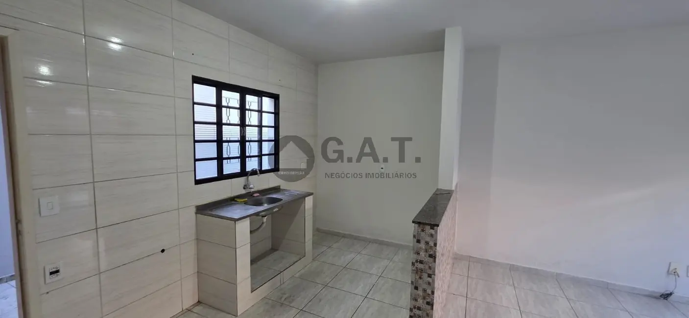 Foto 4 de Casa com 2 quartos para alugar, 70m2 em Vila Esperança, Sorocaba - SP