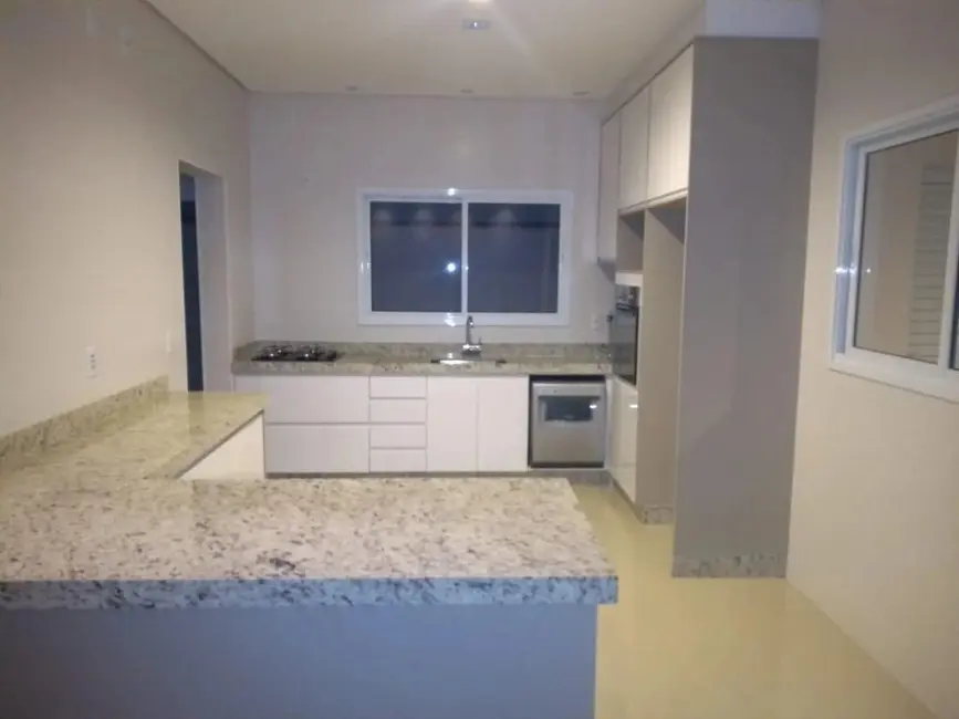 Casa de Condomínio com 3 quartos à venda, 255m2 em Chácaras Reunidas São Jorge, Sorocaba - SP - imagem 7 Foto 7 de Casa de Condomínio com 3 quartos à venda, 255m2 em Chácaras Reunidas São Jorge, Sorocaba - SP