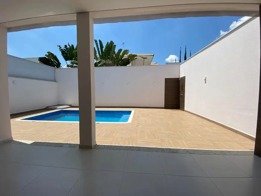 Casa de Condomínio com 3 quartos à venda, 255m2 em Chácaras Reunidas São Jorge, Sorocaba - SP - imagem 2 Foto 2 de Casa de Condomínio com 3 quartos à venda, 255m2 em Chácaras Reunidas São Jorge, Sorocaba - SP