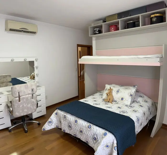 Casa de Condomínio com 3 quartos à venda, 314m2 em Chácaras Reunidas São Jorge, Sorocaba - SP - imagem 9 Foto 9 de Casa de Condomínio com 3 quartos à venda, 314m2 em Chácaras Reunidas São Jorge, Sorocaba - SP