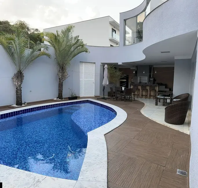 Casa de Condomínio com 3 quartos à venda, 314m2 em Chácaras Reunidas São Jorge, Sorocaba - SP - imagem 8 Foto 8 de Casa de Condomínio com 3 quartos à venda, 314m2 em Chácaras Reunidas São Jorge, Sorocaba - SP