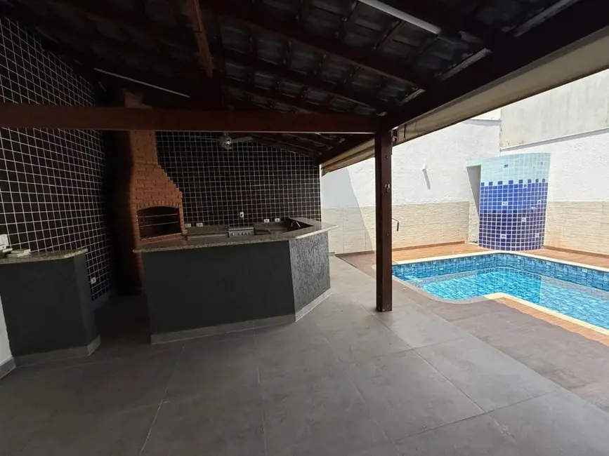 Casa de Condomínio com 3 quartos à venda, 290m2 em Chácaras Reunidas São Jorge, Sorocaba - SP - imagem 6 Foto 6 de Casa de Condomínio com 3 quartos à venda, 290m2 em Chácaras Reunidas São Jorge, Sorocaba - SP