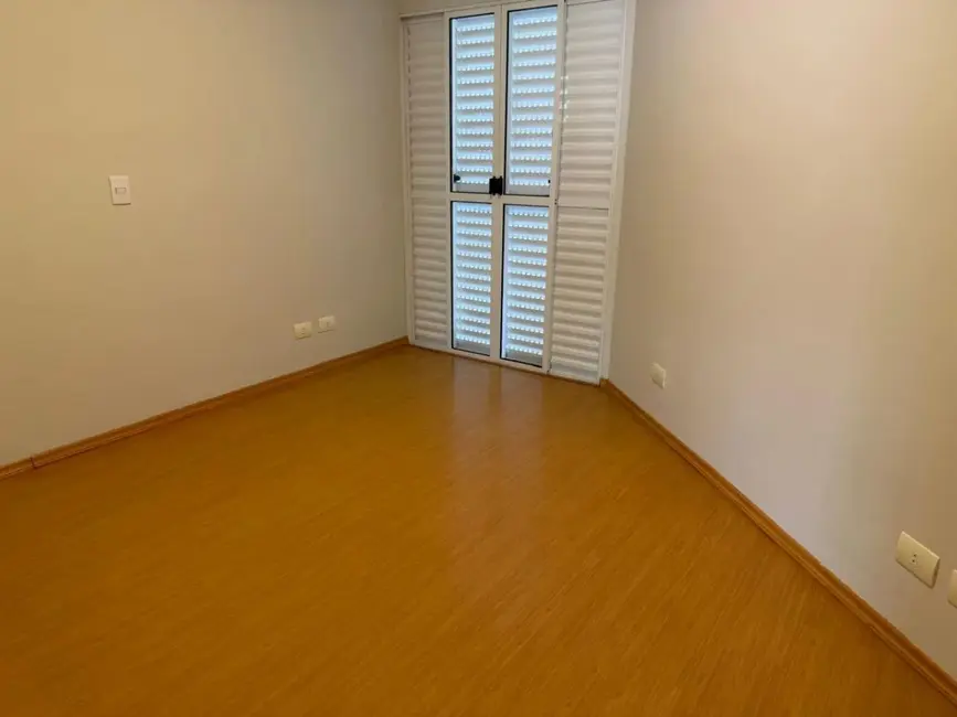 Casa de Condomínio com 3 quartos à venda, 290m2 em Chácaras Reunidas São Jorge, Sorocaba - SP - imagem 8 Foto 8 de Casa de Condomínio com 3 quartos à venda, 290m2 em Chácaras Reunidas São Jorge, Sorocaba - SP