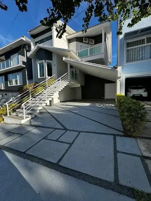 Casa de Condomínio com 3 quartos à venda, 290m2 em Chácaras Reunidas São Jorge, Sorocaba - SP - imagem 1 Foto 1 de Casa de Condomínio com 3 quartos à venda, 290m2 em Chácaras Reunidas São Jorge, Sorocaba - SP