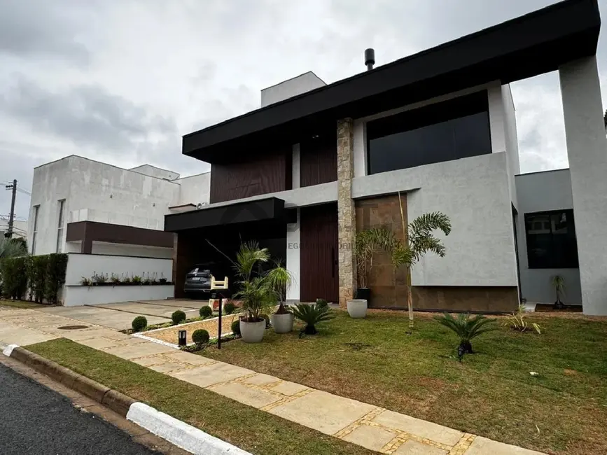 Foto 1 de Casa de Condomínio com 4 quartos à venda, 240m2 em Vossoroca, Votorantim - SP
