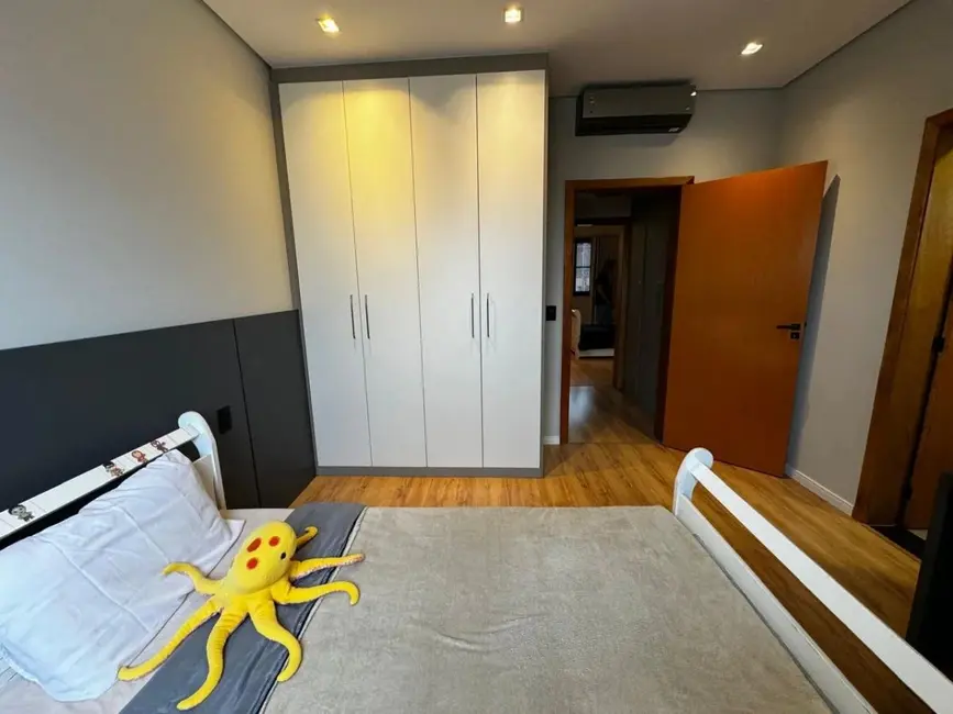 Foto 9 de Casa de Condomínio com 4 quartos à venda, 240m2 em Vossoroca, Votorantim - SP