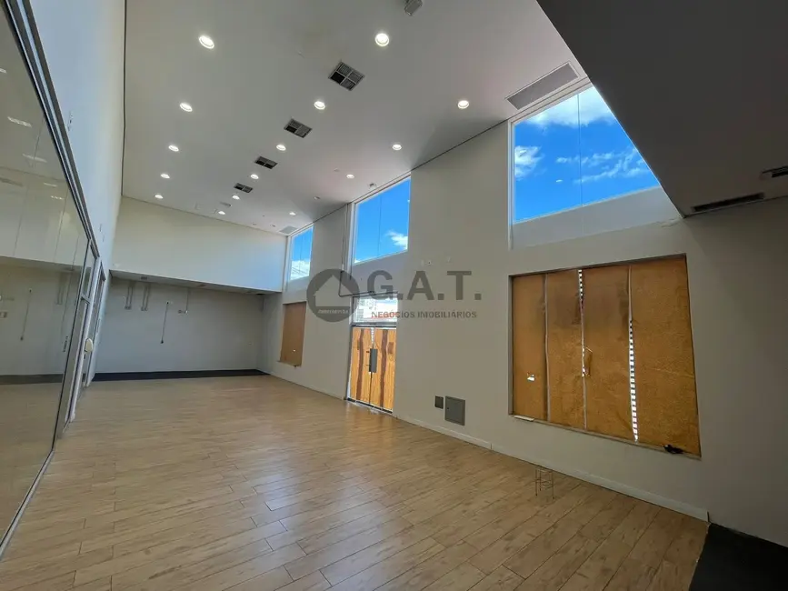 Foto 1 de Sala Comercial com 2 quartos à venda, 700m2 em Wanel Ville, Sorocaba - SP