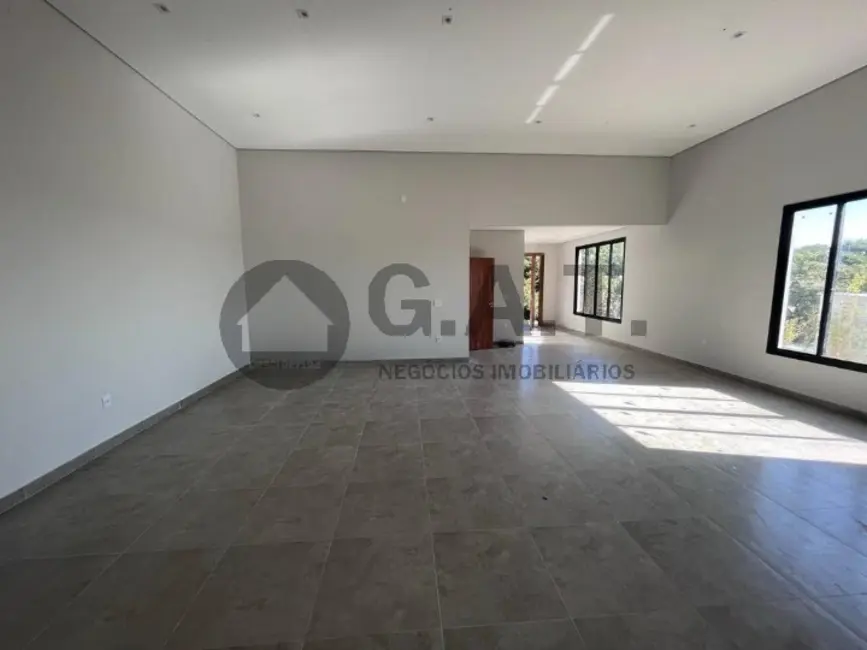 Foto 4 de Casa de Condomínio com 4 quartos à venda, 380m2 em Aracoiaba Da Serra - SP