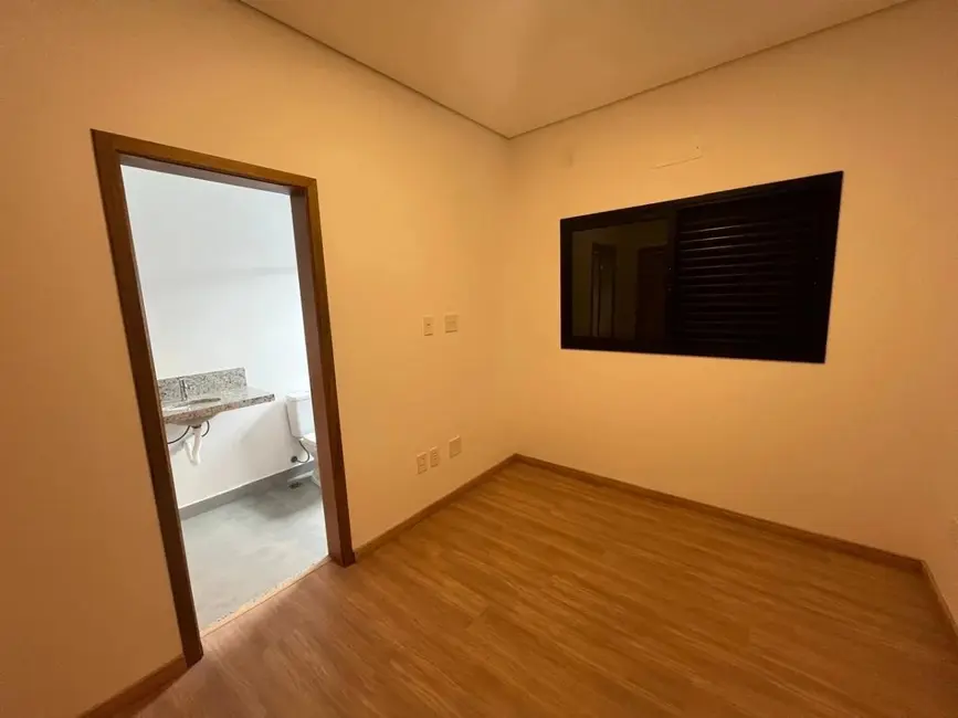 Casa de Condomínio com 3 quartos à venda, 144m2 em Cajuru do Sul, Sorocaba - SP - imagem 4 Foto 4 de Casa de Condomínio com 3 quartos à venda, 144m2 em Cajuru do Sul, Sorocaba - SP