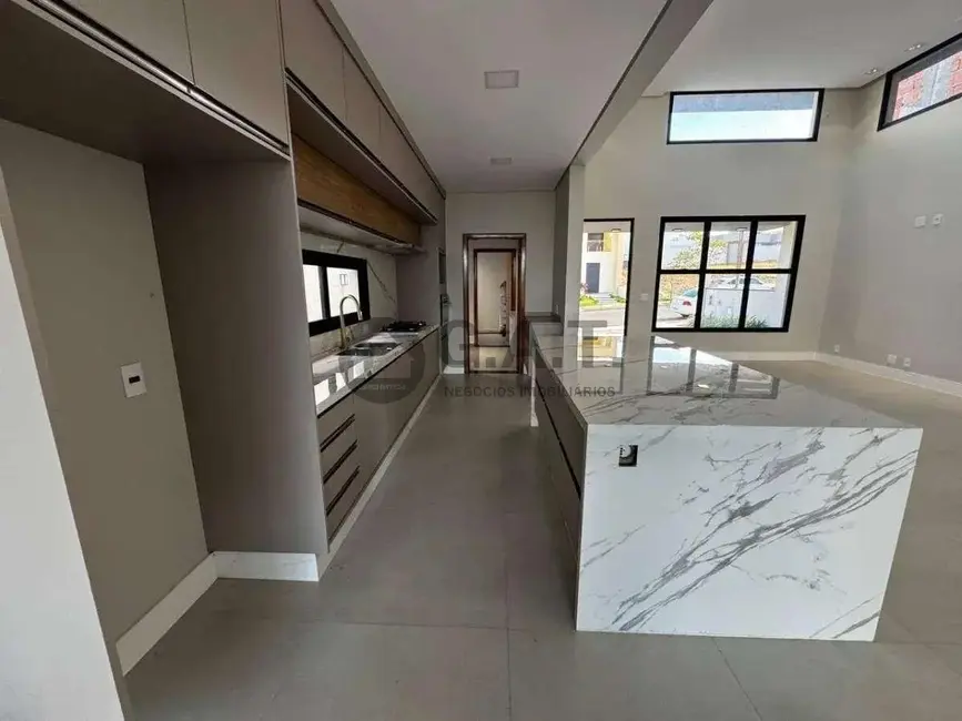 Casa de Condomínio com 3 quartos à venda, 225m2 em Jardim Emília, Sorocaba - SP - imagem 4 Foto 4 de Casa de Condomínio com 3 quartos à venda, 225m2 em Jardim Emília, Sorocaba - SP