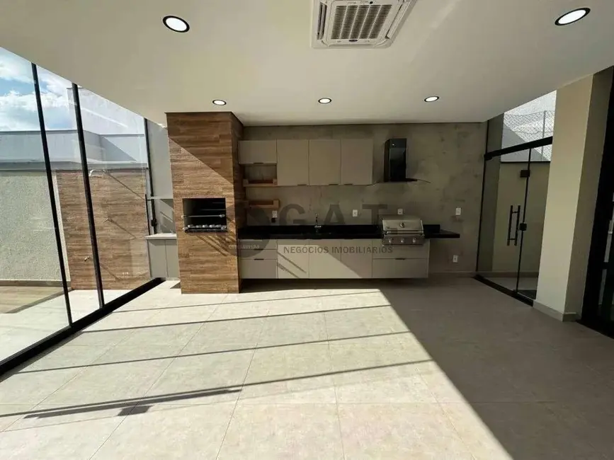 Casa de Condomínio com 3 quartos à venda, 220m2 em Jardim Emília, Sorocaba - SP - imagem 4 Foto 4 de Casa de Condomínio com 3 quartos à venda, 220m2 em Jardim Emília, Sorocaba - SP
