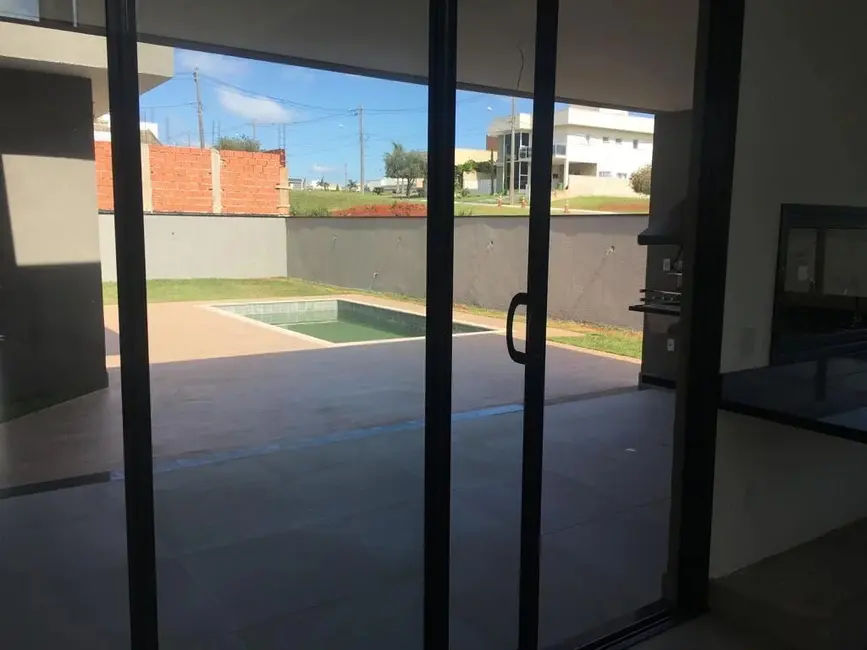 Foto 2 de Casa de Condomínio com 3 quartos à venda, 286m2 em Aracoiaba Da Serra - SP