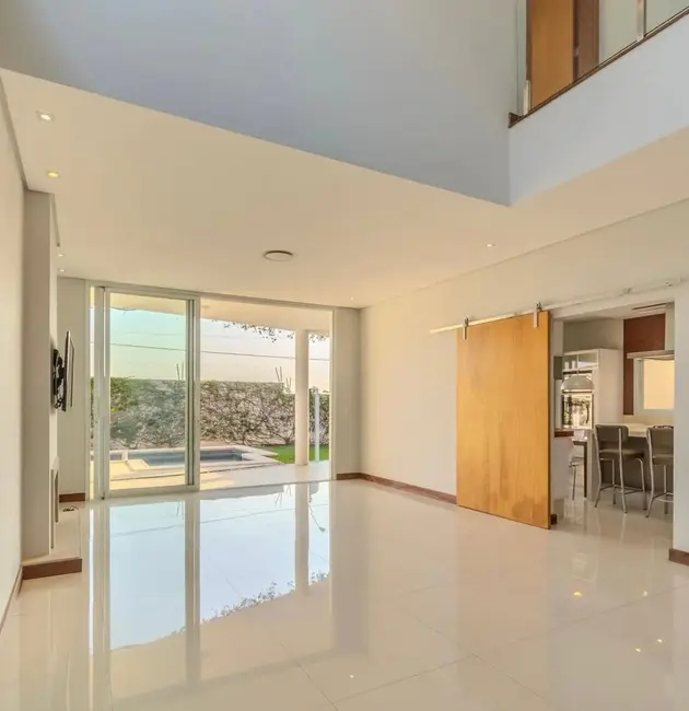 Casa de Condomínio com 3 quartos à venda, 352m2 em Aparecidinha, Sorocaba - SP - imagem 3 Foto 3 de Casa de Condomínio com 3 quartos à venda, 352m2 em Aparecidinha, Sorocaba - SP