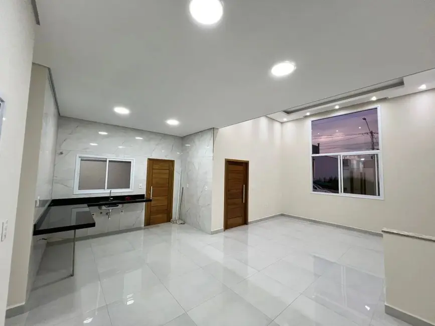 Casa de Condomínio com 3 quartos à venda, 121m2 em Wanel Ville, Sorocaba - SP - imagem 4 Foto 4 de Casa de Condomínio com 3 quartos à venda, 121m2 em Wanel Ville, Sorocaba - SP