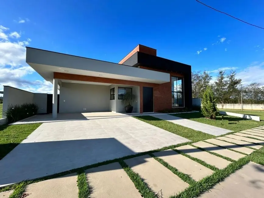 Foto 1 de Casa de Condomínio com 3 quartos à venda, 376m2 em Aracoiaba Da Serra - SP