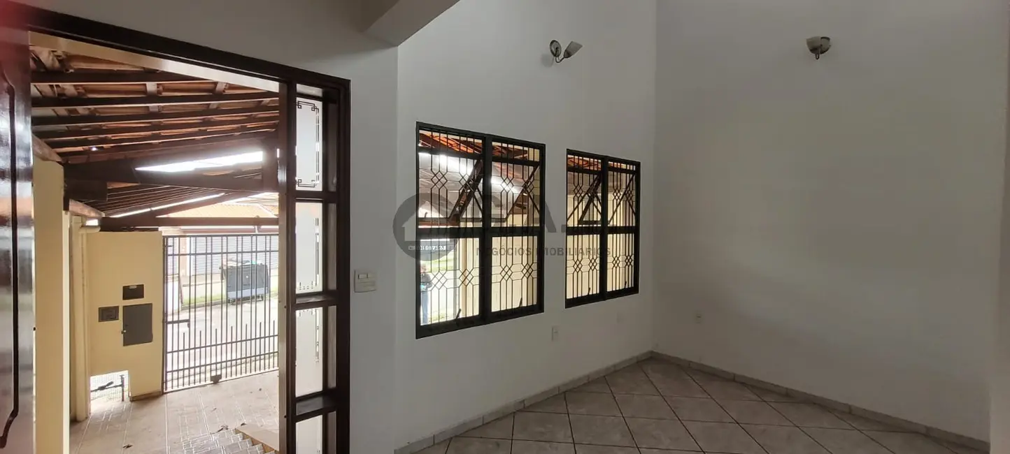 Casa com 3 quartos à venda, 150m2 em Jardim Guadalajara, Sorocaba - SP - imagem 4 Foto 4 de Casa com 3 quartos à venda, 150m2 em Jardim Guadalajara, Sorocaba - SP
