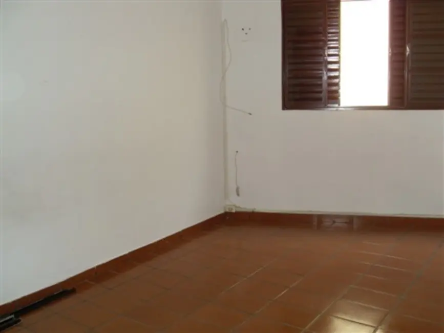 Foto 8 de Casa com 2 quartos para alugar, 60m2 em Jardim Simus, Sorocaba - SP