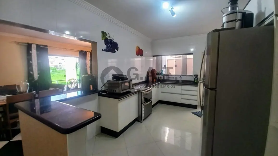 Casa com 3 quartos à venda, 164m2 em Jardim Residencial Martinez, Sorocaba - SP - imagem 8 Foto 8 de Casa com 3 quartos à venda, 164m2 em Jardim Residencial Martinez, Sorocaba - SP