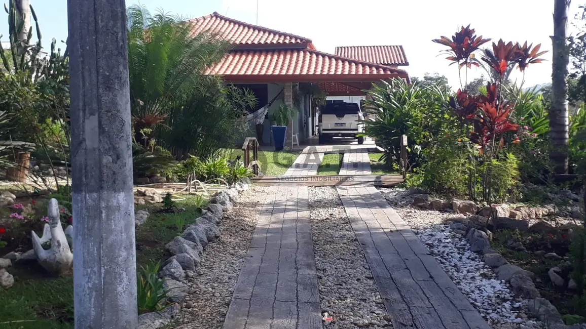 Foto 1 de Casa de Condomínio com 5 quartos à venda, 204m2 em Aracoiaba Da Serra - SP