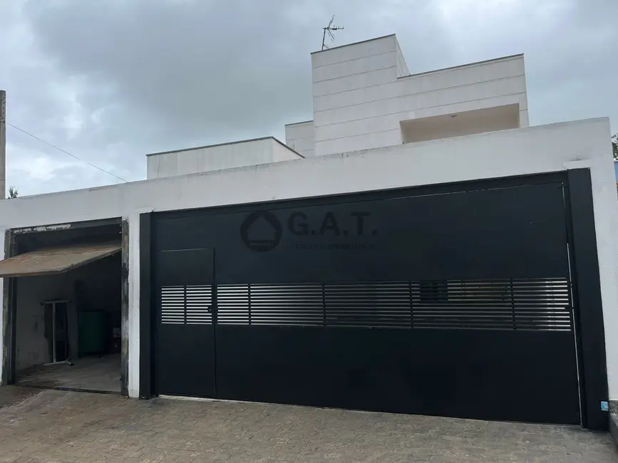 Foto 1 de Casa com 3 quartos à venda, 232m2 em Aracoiaba Da Serra - SP