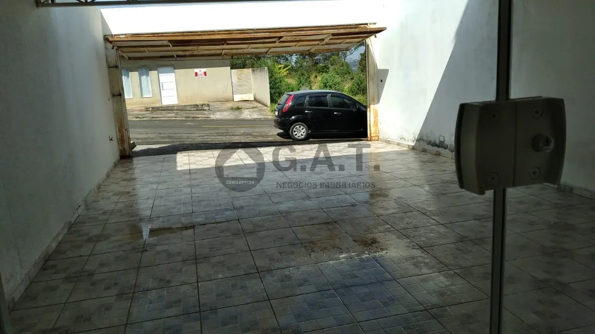 Foto 2 de Casa com 3 quartos à venda, 232m2 em Aracoiaba Da Serra - SP