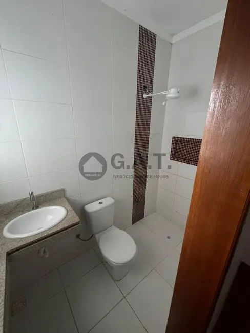 Foto 3 de Casa com 3 quartos à venda, 232m2 em Aracoiaba Da Serra - SP