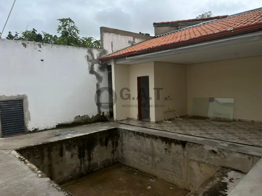 Foto 7 de Casa com 3 quartos à venda, 232m2 em Aracoiaba Da Serra - SP