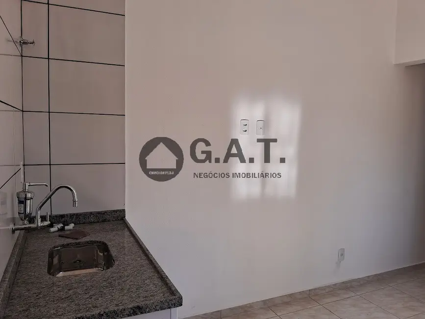 Foto 4 de Kitnet com 1 quarto para alugar, 21m2 em Jardim Vergueiro, Sorocaba - SP