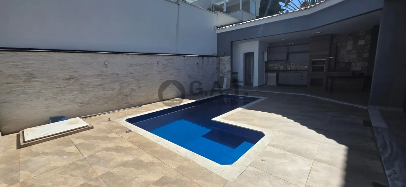 Casa de Condomínio com 3 quartos à venda, 290m2 em Jardim Residencial Chácara Ondina, Sorocaba - SP - imagem 5 Foto 5 de Casa de Condomínio com 3 quartos à venda, 290m2 em Jardim Residencial Chácara Ondina, Sorocaba - SP