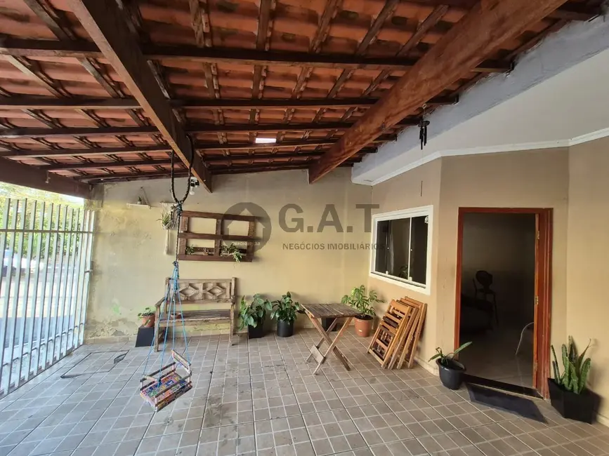 Casa com 3 quartos à venda, 110m2 em Jardim Residencial Villa Amato, Sorocaba - SP - imagem 5 Foto 5 de Casa com 3 quartos à venda, 110m2 em Jardim Residencial Villa Amato, Sorocaba - SP