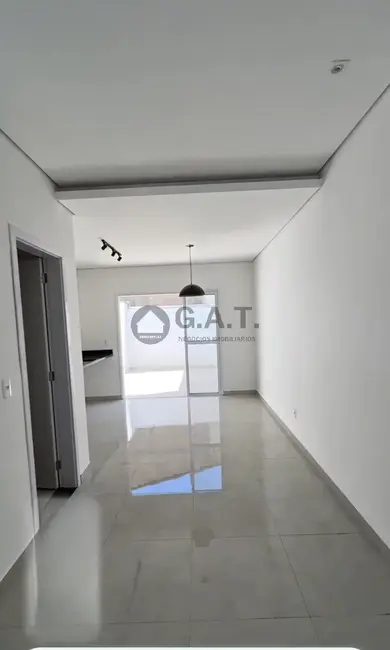 Casa com 2 quartos à venda, 70m2 em Jardim Itanguá, Sorocaba - SP - imagem 3 Foto 3 de Casa com 2 quartos à venda, 70m2 em Jardim Itanguá, Sorocaba - SP