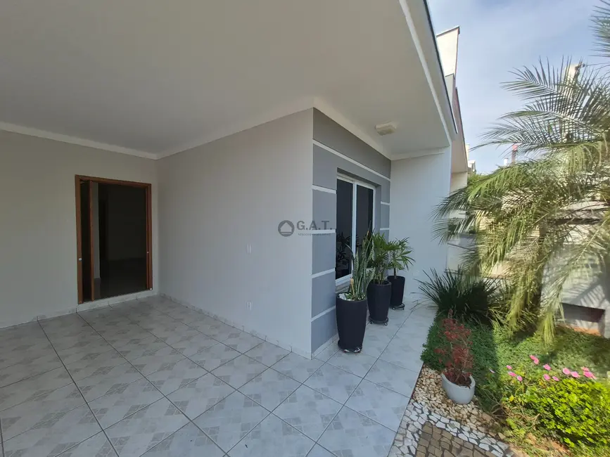 Casa de Condomínio com 3 quartos para alugar, 136m2 em Wanel Ville, Sorocaba - SP - imagem 5 Foto 5 de Casa de Condomínio com 3 quartos para alugar, 136m2 em Wanel Ville, Sorocaba - SP