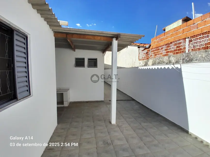 Foto 2 de Casa com 3 quartos para alugar, 120m2 em Jardim Leocádia, Sorocaba - SP