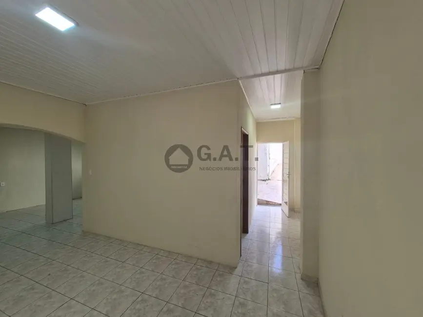 Foto 7 de Casa com 2 quartos para alugar, 100m2 em Vila Lucy, Sorocaba - SP