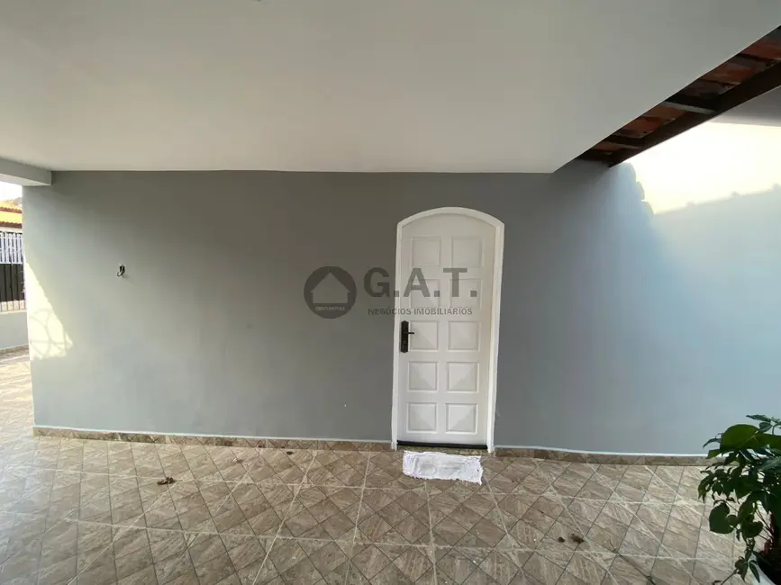 Foto 3 de Casa com 3 quartos para alugar, 165m2 em Jardim São Paulo, Sorocaba - SP