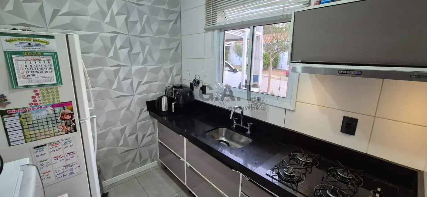 Casa de Condomínio com 3 quartos à venda, 65m2 em Conjunto Habitacional Júlio de Mesquita Filho, Sorocaba - SP - imagem 3 Foto 3 de Casa de Condomínio com 3 quartos à venda, 65m2 em Conjunto Habitacional Júlio de Mesquita Filho, Sorocaba - SP