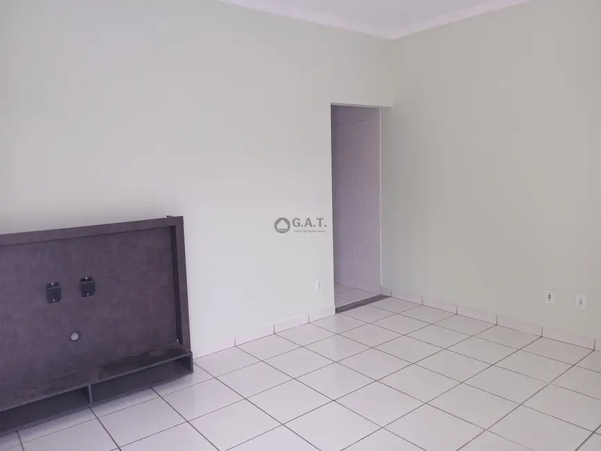 Casa de Condomínio com 2 quartos para alugar, 70m2 em Loteamento Dinorá Rosa, Sorocaba - SP - imagem 3 Foto 3 de Casa de Condomínio com 2 quartos para alugar, 70m2 em Loteamento Dinorá Rosa, Sorocaba - SP