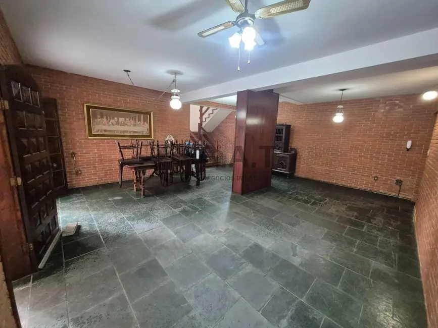 Casa com 3 quartos à venda, 300m2 em Vila Jardini, Sorocaba - SP - imagem 4 Foto 4 de Casa com 3 quartos à venda, 300m2 em Vila Jardini, Sorocaba - SP