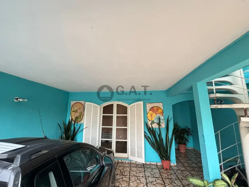Casa com 3 quartos à venda, 200m2 em Jardim Maria Cristina, Sorocaba - SP - imagem 5 Foto 5 de Casa com 3 quartos à venda, 200m2 em Jardim Maria Cristina, Sorocaba - SP