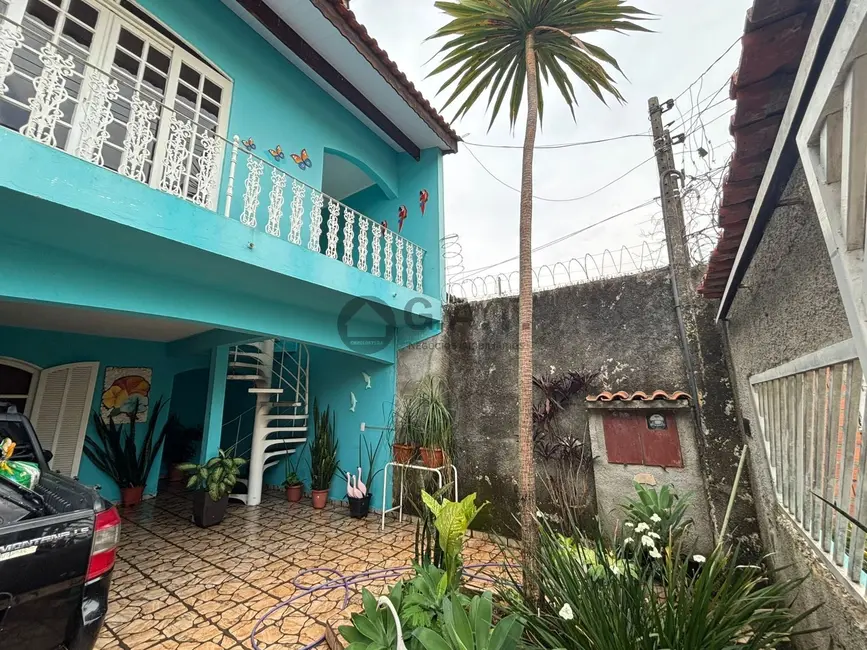 Casa com 3 quartos à venda, 200m2 em Jardim Maria Cristina, Sorocaba - SP - imagem 3 Foto 3 de Casa com 3 quartos à venda, 200m2 em Jardim Maria Cristina, Sorocaba - SP