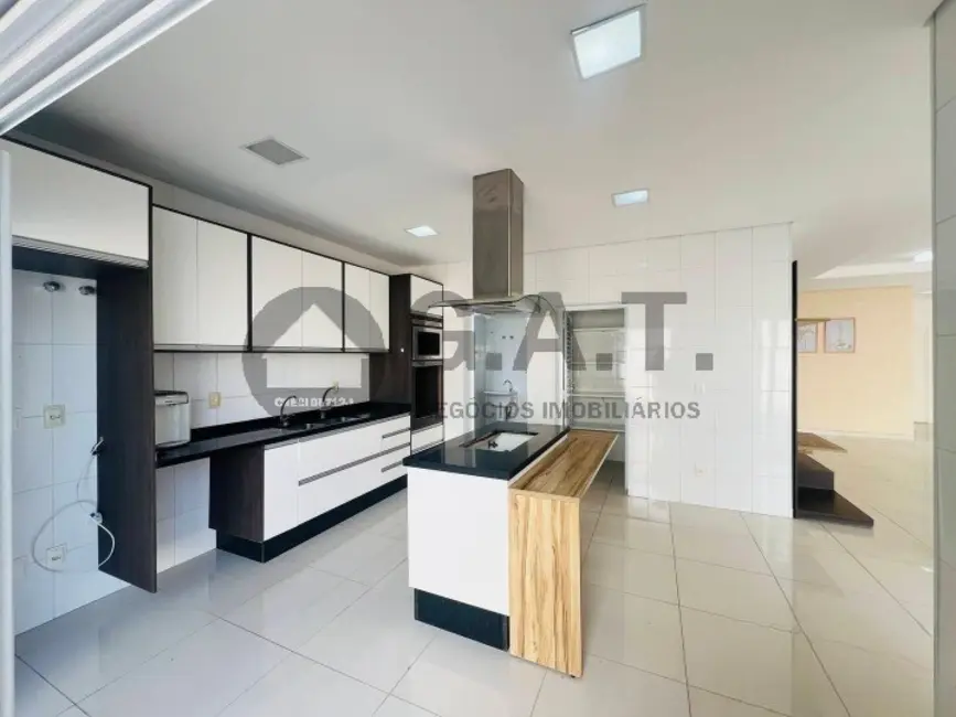 Foto 9 de Casa de Condomínio com 5 quartos para alugar, 320m2 em Jardim Residencial Chácara Ondina, Sorocaba - SP