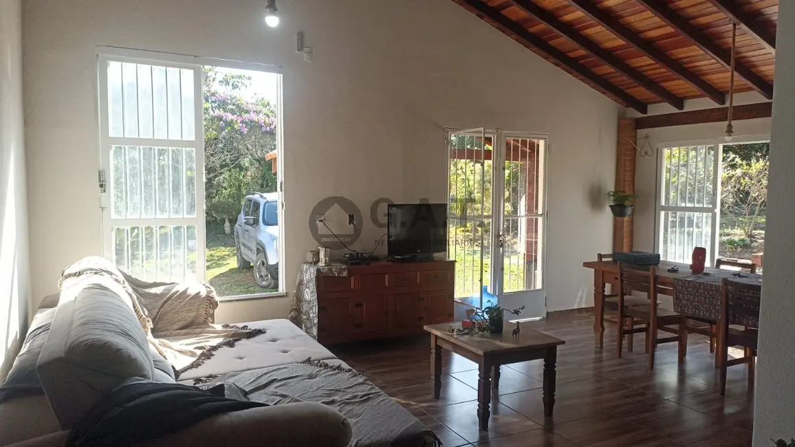 Foto 4 de Chácara com 3 quartos à venda, 215m2 em Aracoiaba Da Serra - SP
