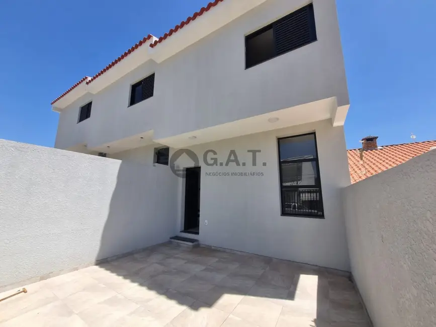 Foto 1 de Casa com 2 quartos para alugar, 56m2 em Jardim Vila São Domingos, Sorocaba - SP