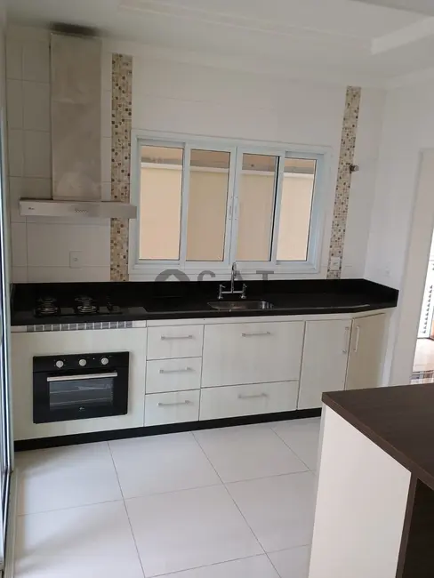 Casa de Condomínio com 3 quartos para alugar, 178m2 em Wanel Ville, Sorocaba - SP - imagem 3 Foto 3 de Casa de Condomínio com 3 quartos para alugar, 178m2 em Wanel Ville, Sorocaba - SP