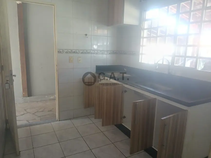Casa de Condomínio com 3 quartos para alugar, 120m2 em Wanel Ville, Sorocaba - SP - imagem 8 Foto 8 de Casa de Condomínio com 3 quartos para alugar, 120m2 em Wanel Ville, Sorocaba - SP