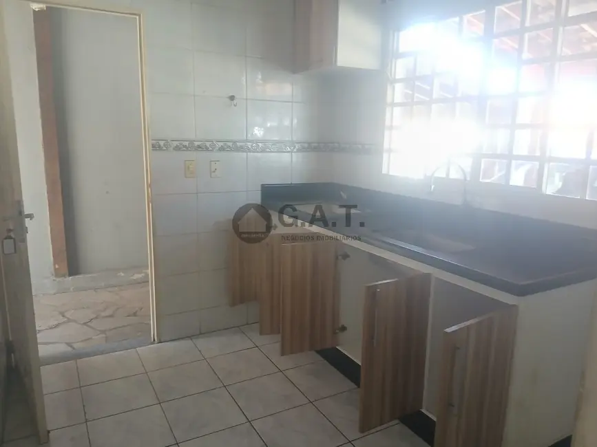 Casa de Condomínio com 3 quartos para alugar, 120m2 em Wanel Ville, Sorocaba - SP - imagem 9 Foto 9 de Casa de Condomínio com 3 quartos para alugar, 120m2 em Wanel Ville, Sorocaba - SP
